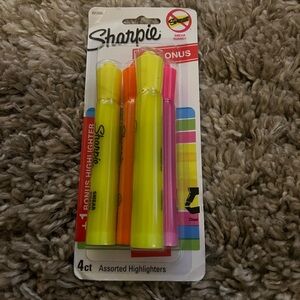 NWT 4‎ pack Sharpie